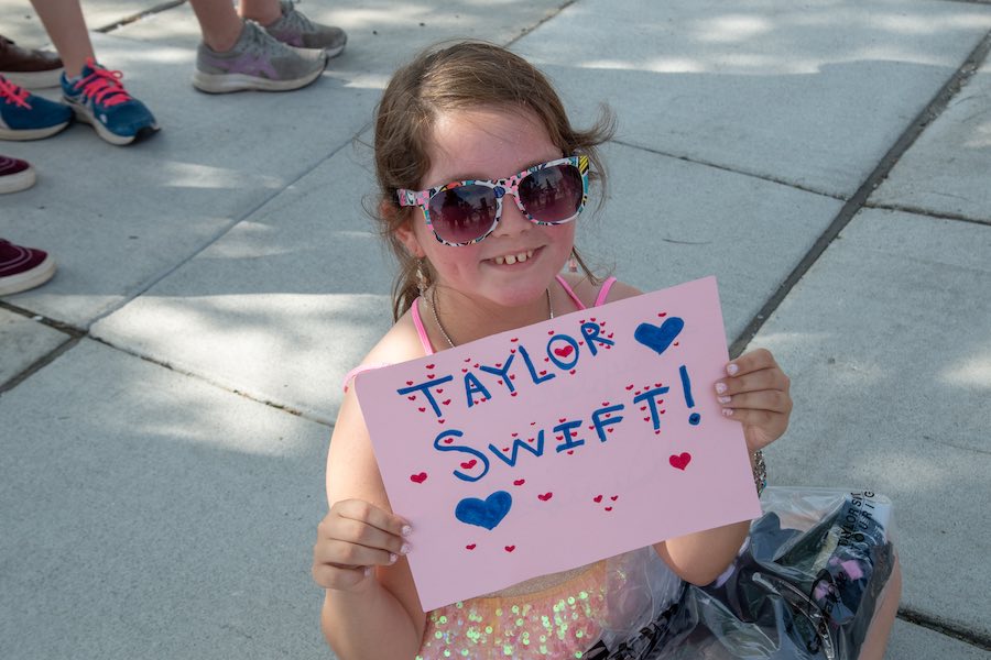 a photo from the Taylor Swift show in Philadelphia