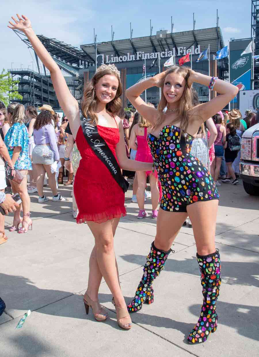 a photo from the Taylor Swift show in Philadelphia
